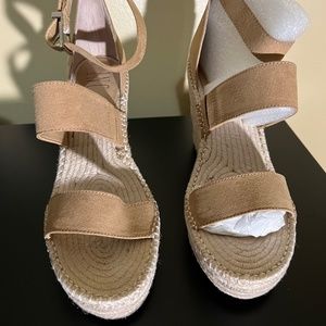 Comfortable  Wedge  sandals